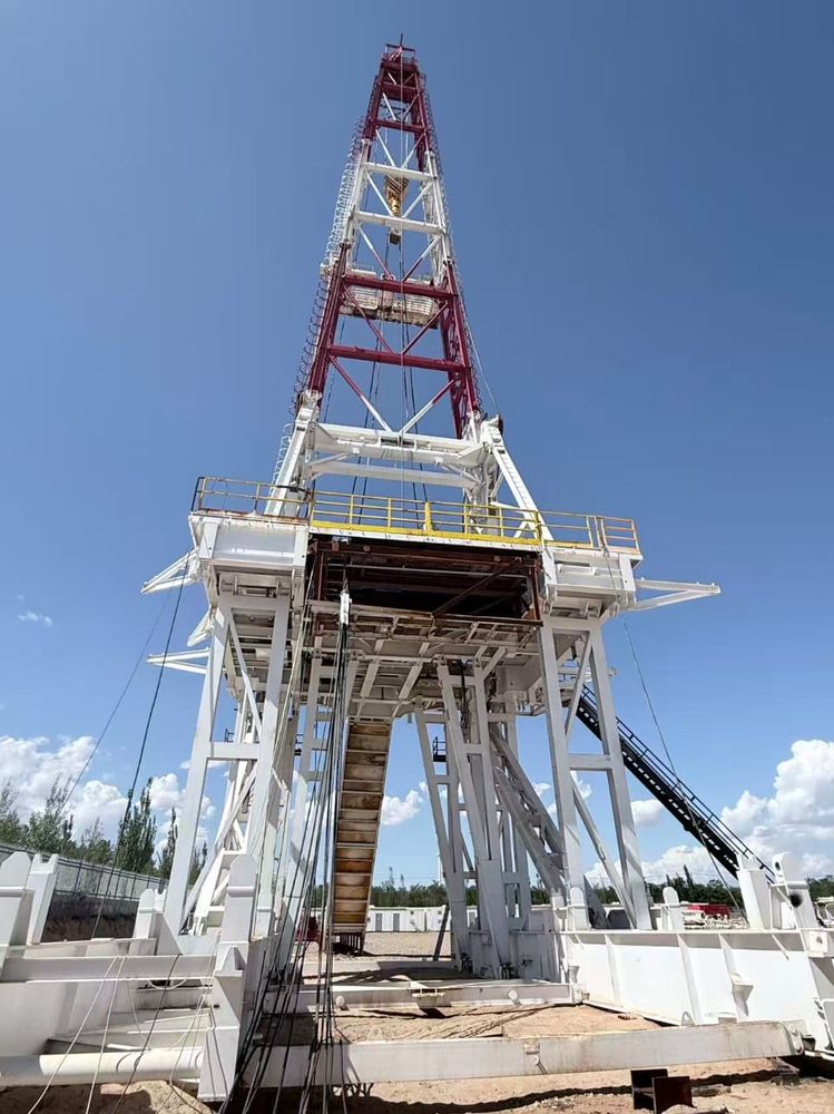 Modular land drilling rig mast viewed from the rig floor